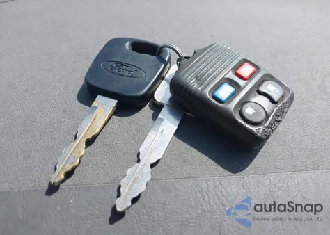 2002 Lincoln Continental from USA, damaged, VIN 1LNHM97V02Y696100